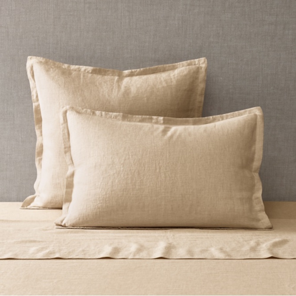 RH ITALIAN HERITAGE WASHED LINEN FLANGE SHAM WHEAT (1)